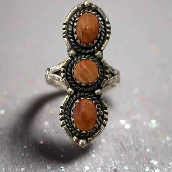 Spiny Oyster Three Stone .925 Sterling Silver Southwestern Ring Size 8.5 - Picture 3 of 5